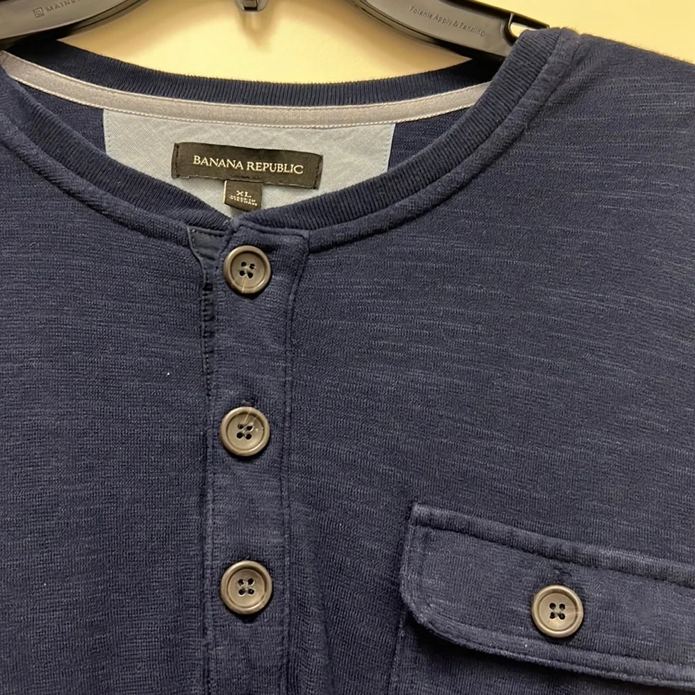 Banana Republic Men’s Long Sleeve Blue Henley, XL